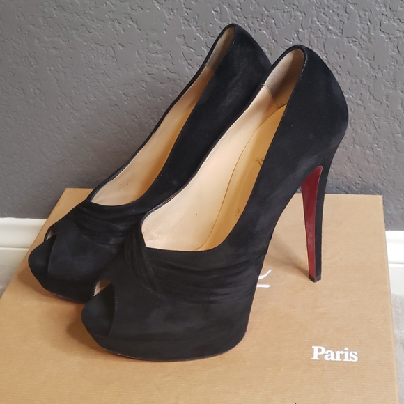🔴SOLD🔴Christian Louboutin - Picture 2 of 9